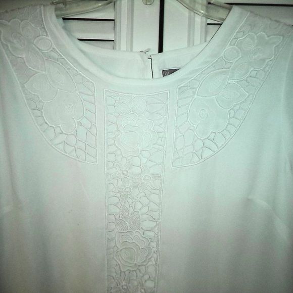 CHELSEA 28 DRESS WHITE EYELET EMBROIDERED FLORAL BOHO FLARE SLEEVE-WOMENS SIZE S - Picture 4 of 5